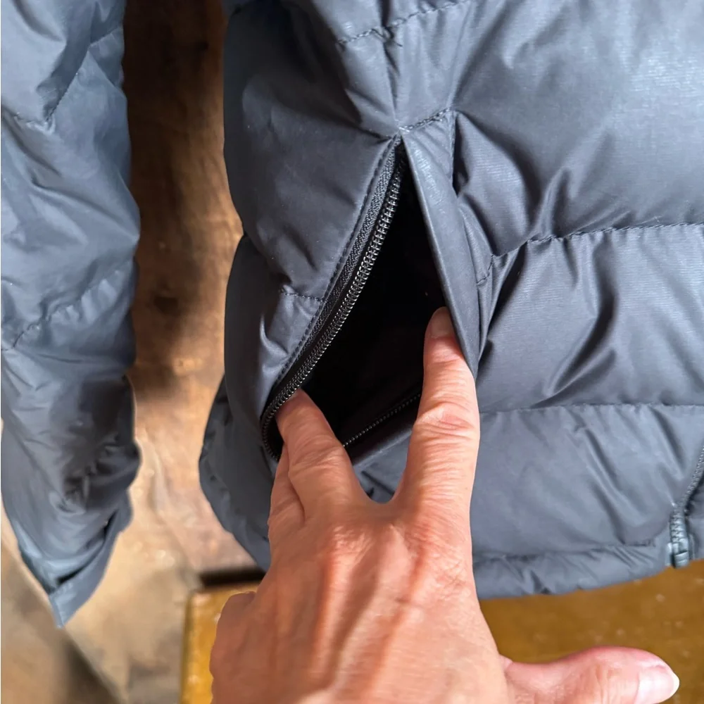 The North Face Women’s 700 Down Filled Puffer Jacket- Size Small - Picture 4 of 15